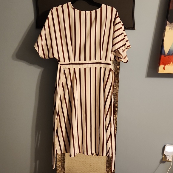 Dress - Picture 2 of 6